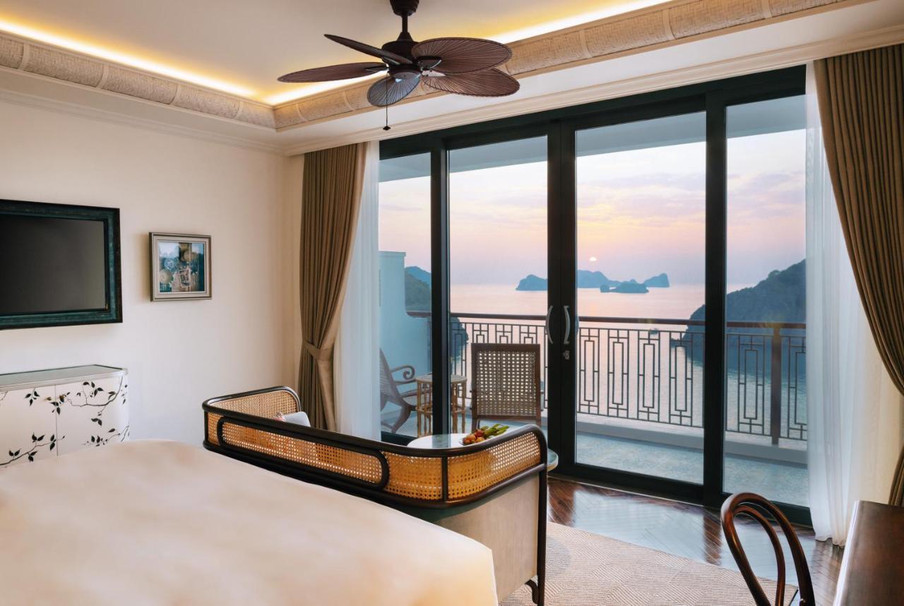 Hotel Perle D'Orient Cat Ba - Mgallery Chan Chau Bagian luar foto A room at The View