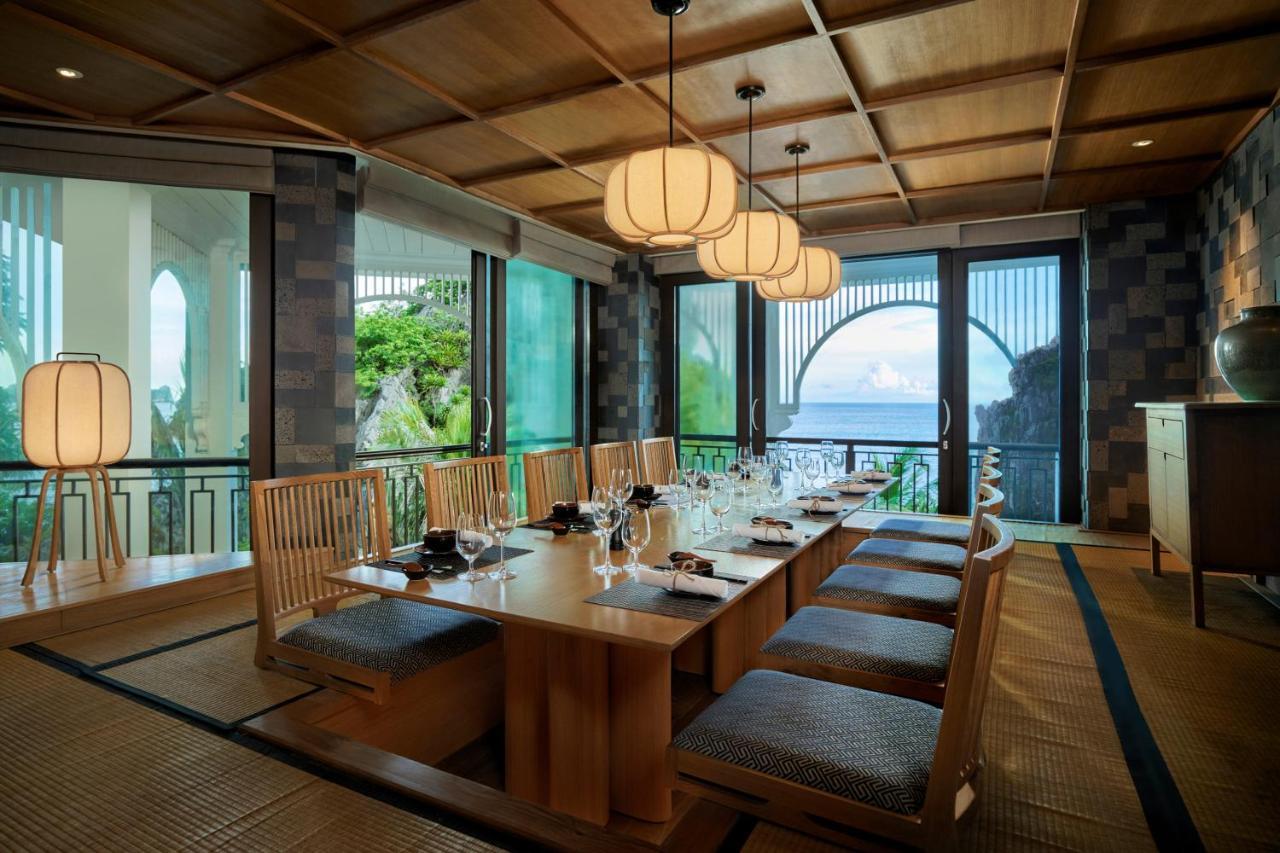 Hotel Perle D'Orient Cat Ba - Mgallery Chan Chau Bagian luar foto The interior of the restaurant