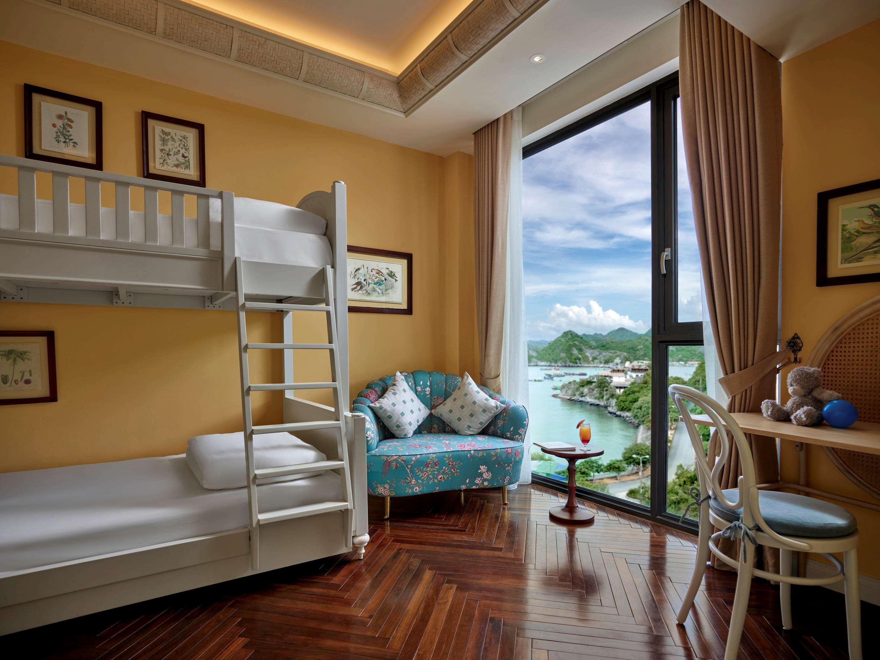 Hotel Perle D'Orient Cat Ba - Mgallery Chan Chau Bagian luar foto A bedroom at The Repulse Bay