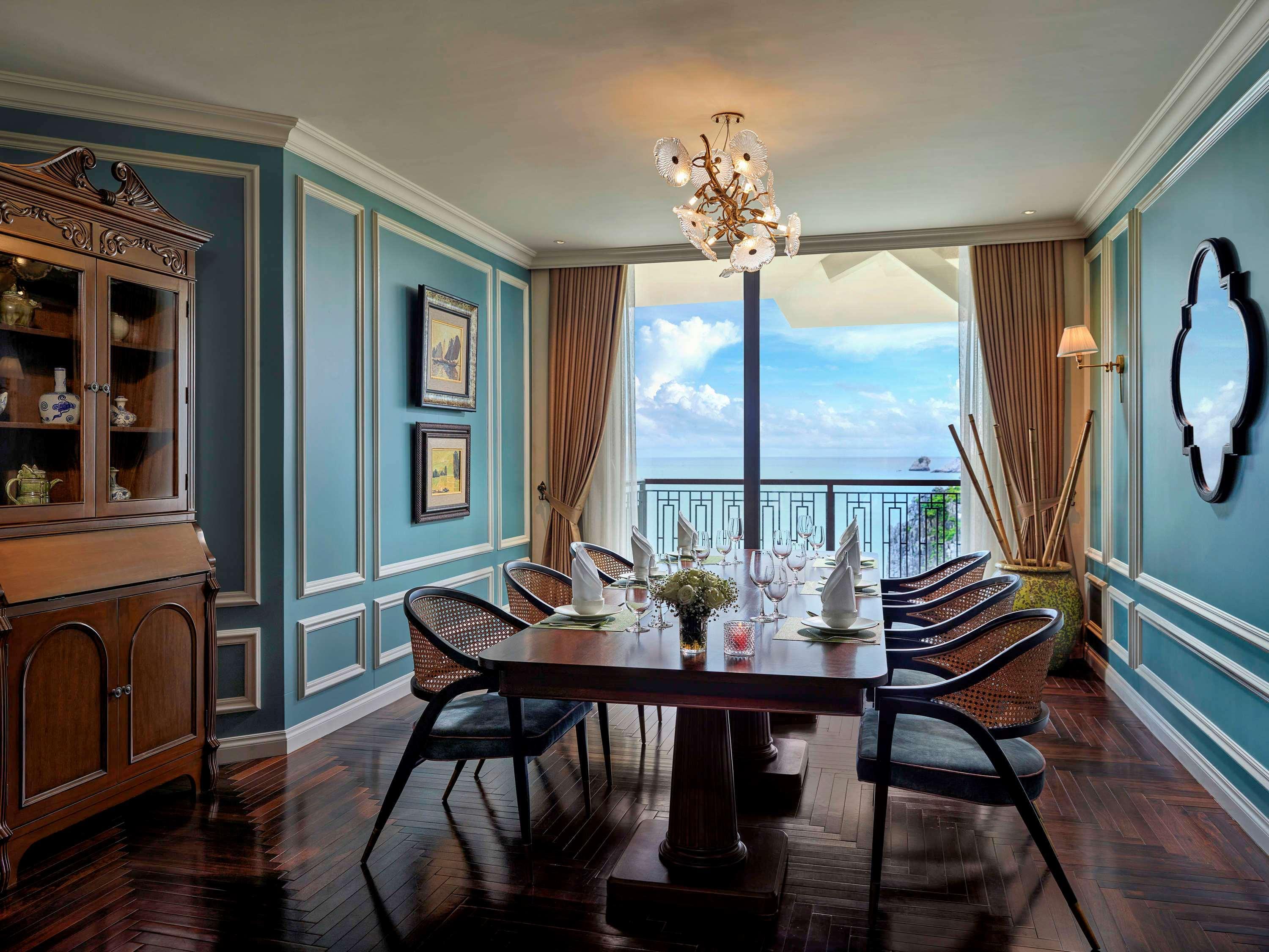 Hotel Perle D'Orient Cat Ba - Mgallery Chan Chau Bagian luar foto Dining room