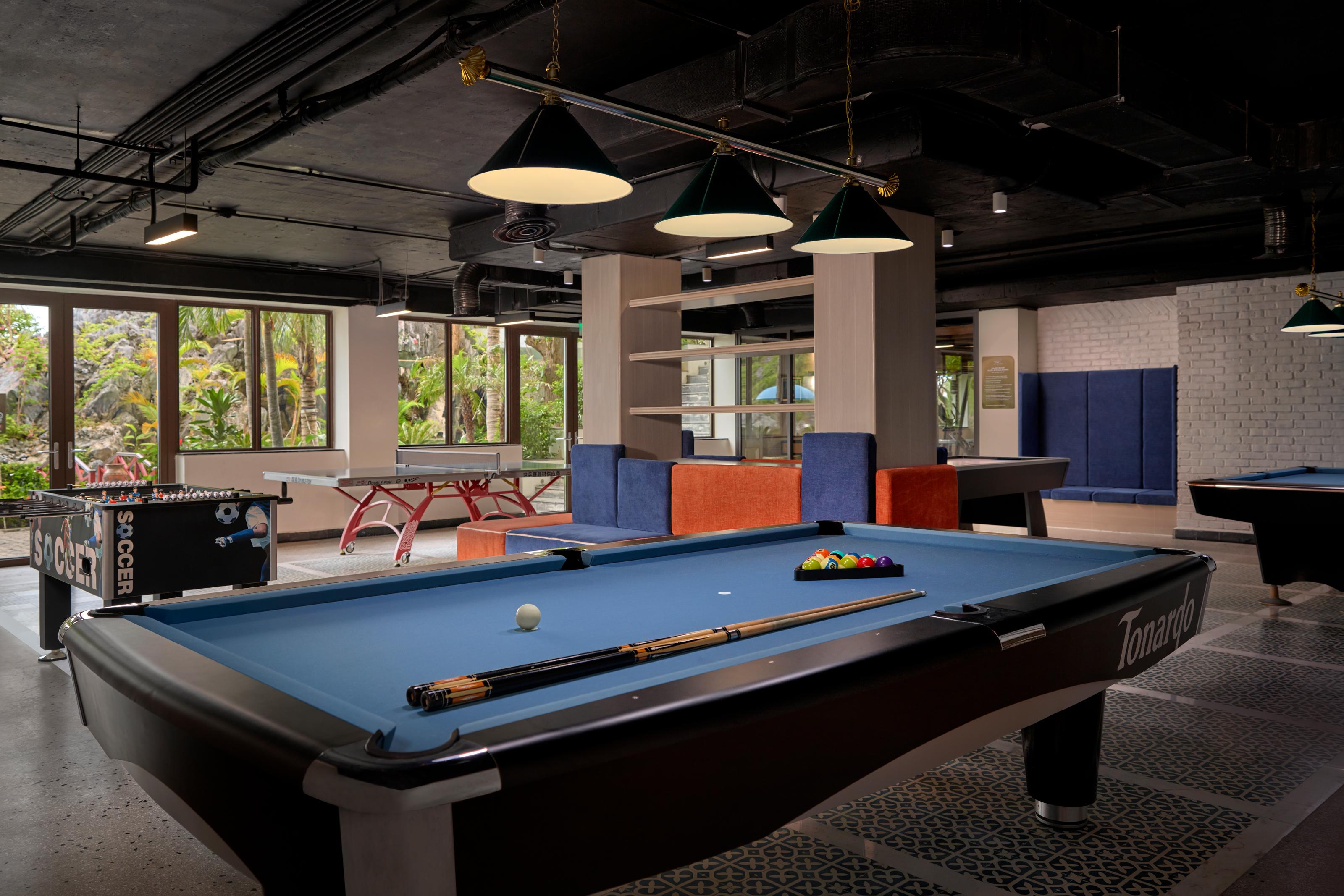 Hotel Perle D'Orient Cat Ba - Mgallery Chan Chau Bagian luar foto The game room