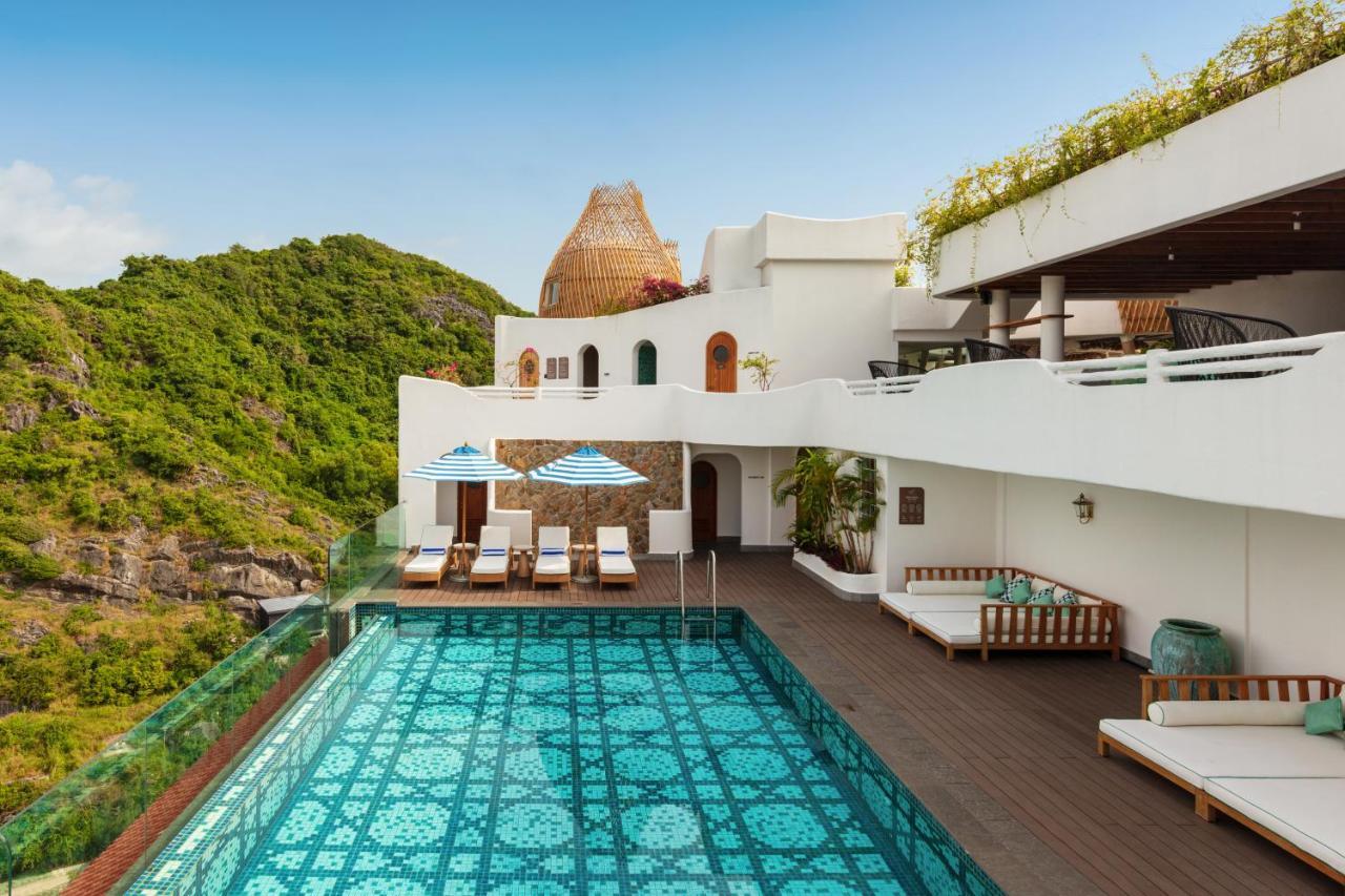Hotel Perle D'Orient Cat Ba - Mgallery Chan Chau Bagian luar foto The pool at the hotel