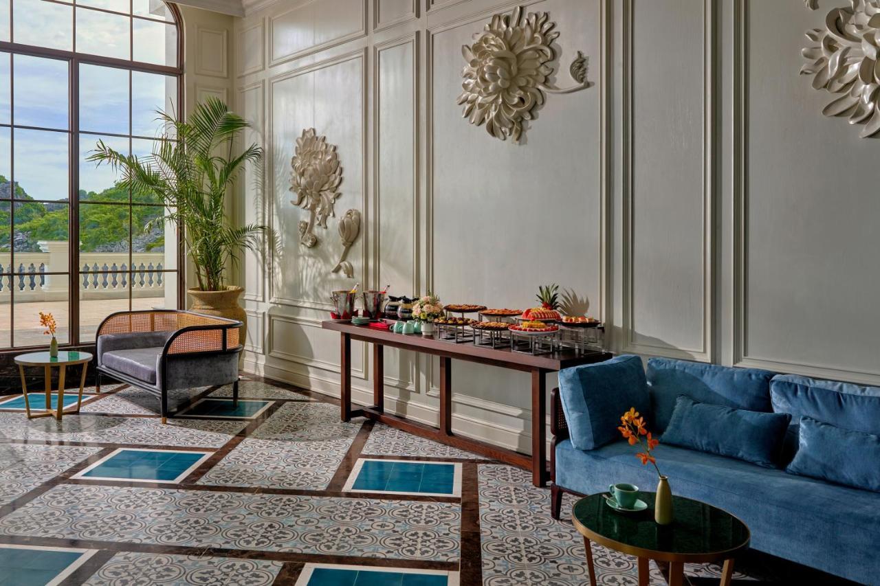 Hotel Perle D'Orient Cat Ba - Mgallery Chan Chau Bagian luar foto The interior of the hotel